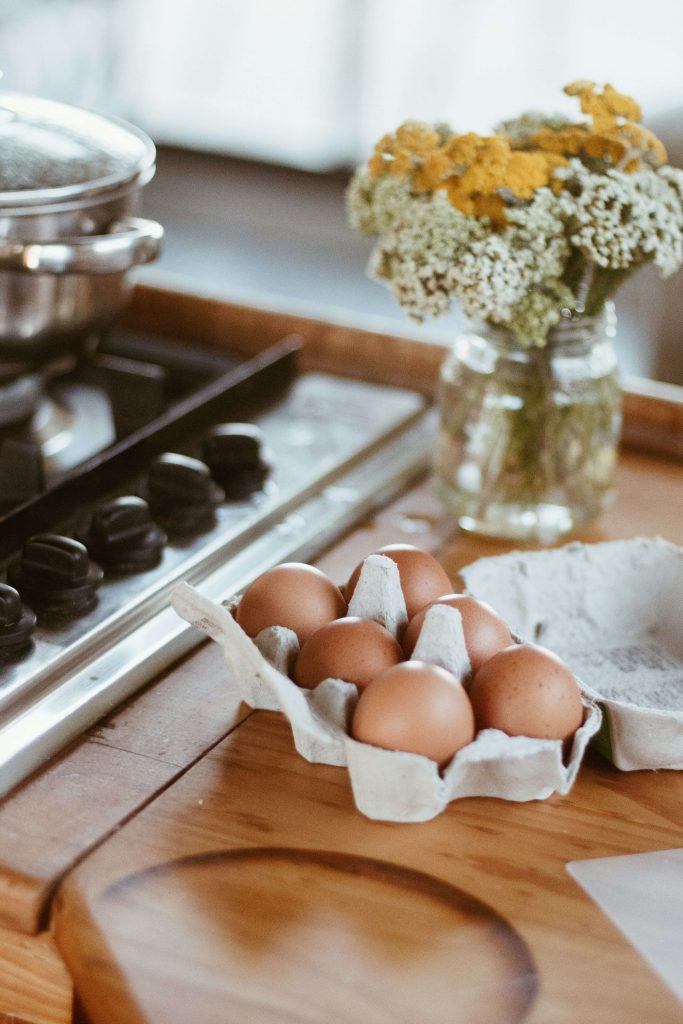 Easy ways to boil a hard boiled egg