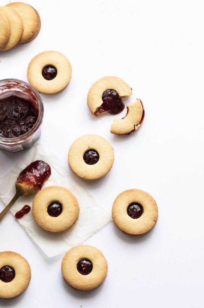 Raspberry shortbread cookies